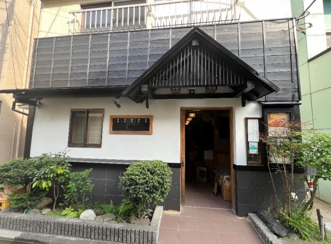 【葛飾区】新小岩駅徒歩5分／人通りの多い／新小岩ルミエール商店街至近／寿司屋居抜き物件／約16.84坪